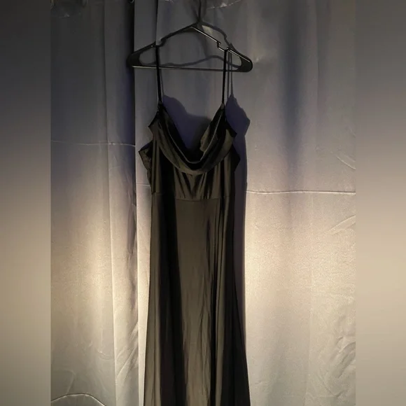 Long black dress - Picture 1 of 7